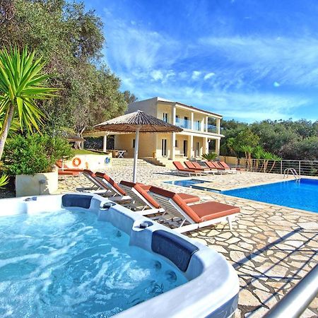 Beachfront Villa Seasun By Posarellivillas Agios Spyridon  外观 照片