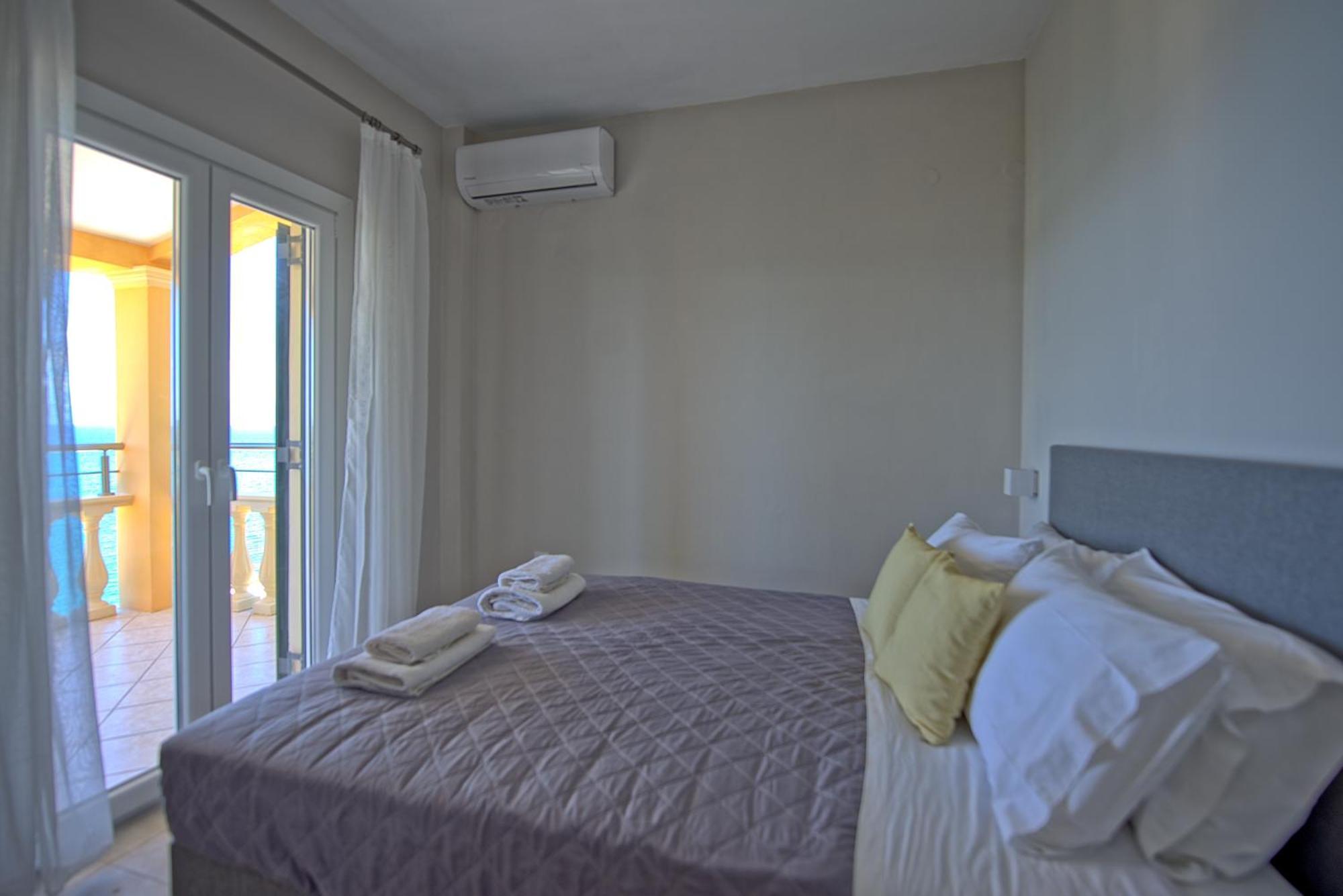 Beachfront Villa Seasun By Posarellivillas Agios Spyridon  外观 照片