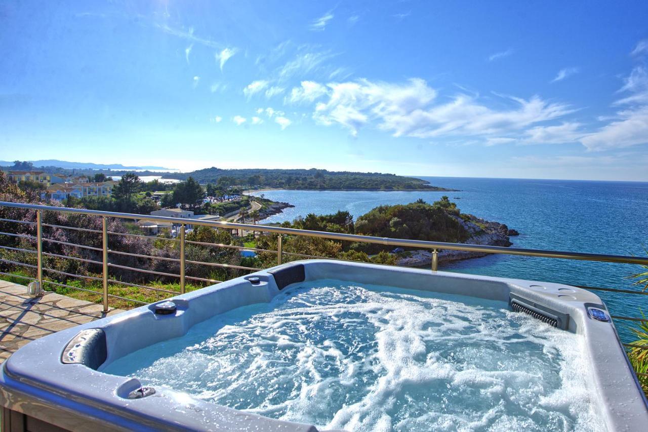 Beachfront Villa Seasun By Posarellivillas Agios Spyridon  外观 照片